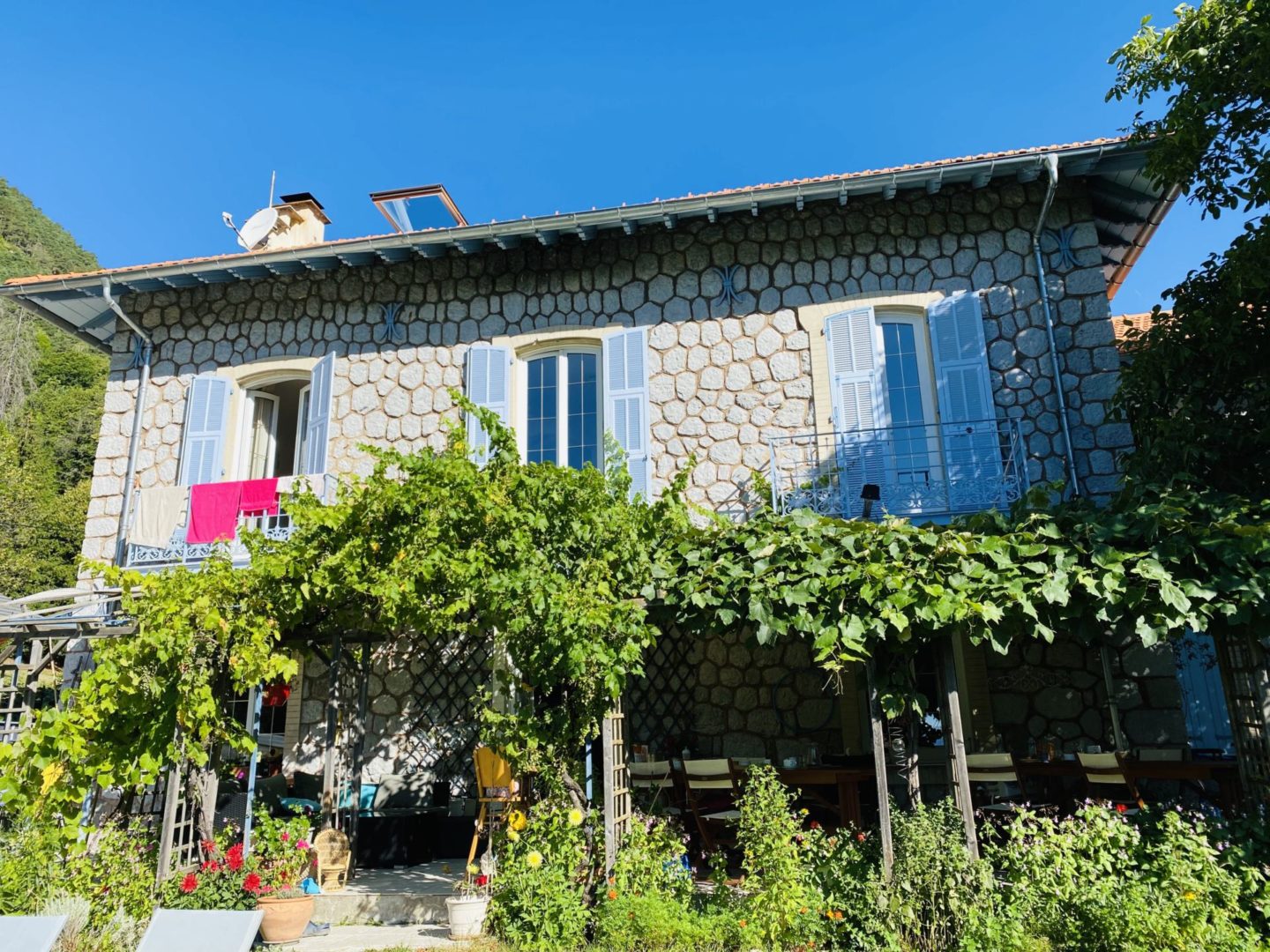 la-pierre-bleue-saint-martin-vesubie1