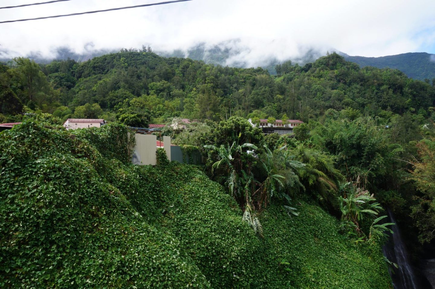 DANS LE CIRQUE DE SALAZIE Juste